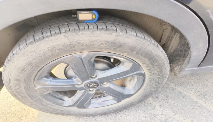 2022 Tata NEXON XZ PLUS PETROL DARK EDITION, Petrol, Manual, 42,186 km, tyre