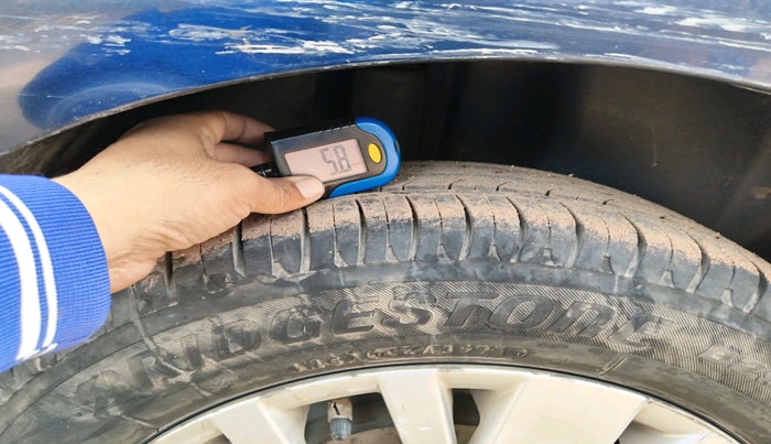 2015 Volkswagen Vento HIGHLINE PETROL AT, Petrol, Automatic, 78,589 km, tyre