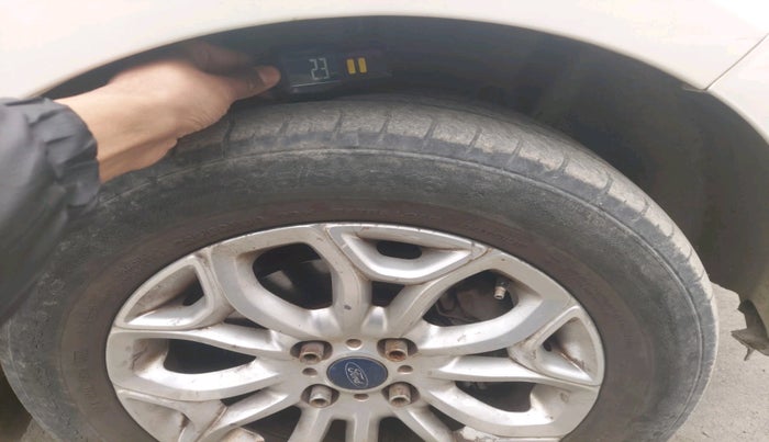 2013 Ford Ecosport TITANIUM 1.5L DIESEL (OPT), Diesel, Manual, 1,08,614 km, tyre