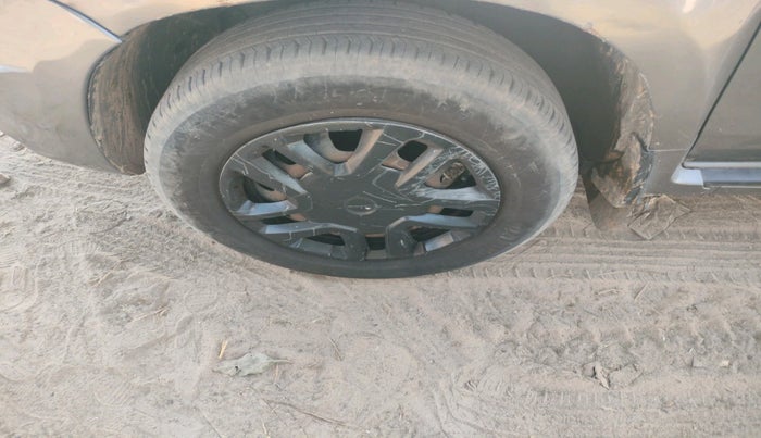 2014 Nissan Terrano XL (D), Diesel, Manual, 94,805 km, tyre