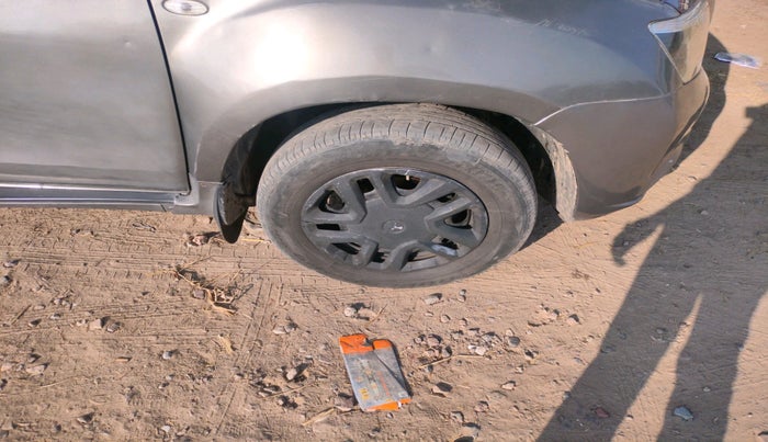 2014 Nissan Terrano XL (D), Diesel, Manual, 94,805 km, tyre