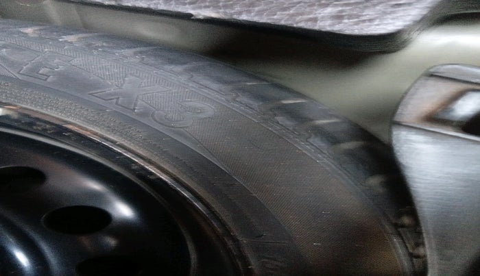 2014 Maruti Wagon R 1.0 VXI, Petrol, Manual, 97,726 km, tyre