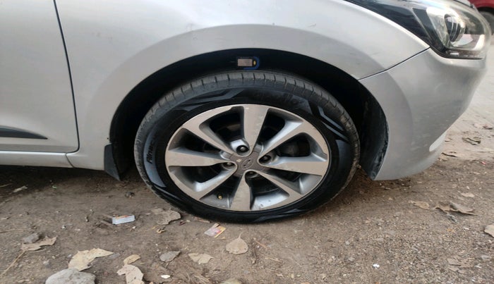 2016 Hyundai Elite i20 ASTA 1.4 CRDI (O), Diesel, Manual, 1,06,246 km, tyre