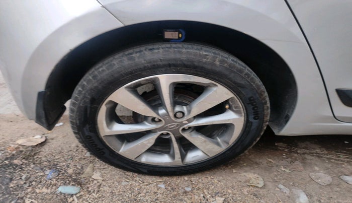 2016 Hyundai Elite i20 ASTA 1.4 CRDI (O), Diesel, Manual, 1,06,246 km, tyre