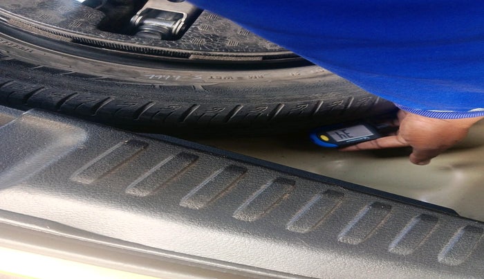 2018 Maruti Vitara Brezza ZDI, Diesel, Manual, 80,666 km, tyre