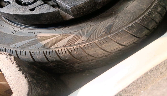 2016 Skoda Rapid AMBITION 1.5 TDI, Diesel, Manual, 1,16,399 km, tyre