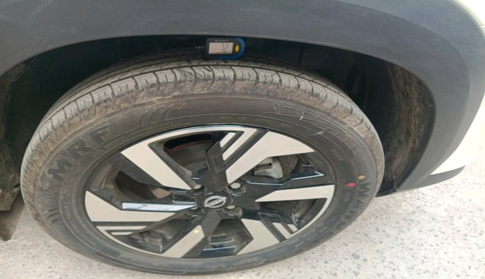 2025 Nissan MAGNITE N-Connecta B4D 1.0 Petrol AMT, Petrol, Automatic, 509 km, tyre