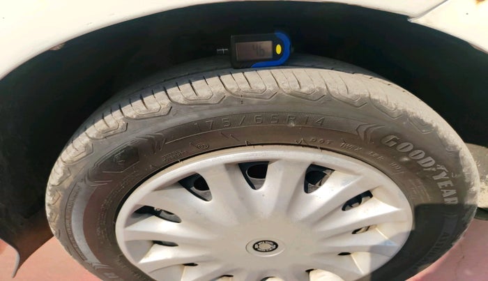 2011 Tata Indica Vista AURA QUADRAJET, Diesel, Manual, 77,814 km, tyre