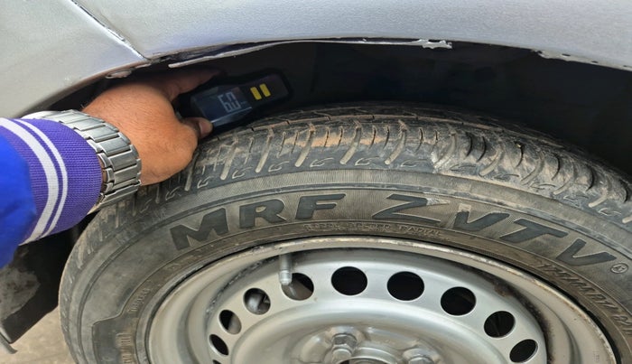 2015 Honda Amaze 1.2L I-VTEC E, Petrol, Manual, 42,691 km, tyre