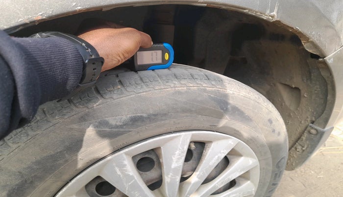 2015 Maruti Swift Dzire VXI, Petrol, Manual, 1,93,196 km, tyre