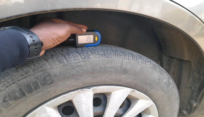 2015 Maruti Swift Dzire VXI, Petrol, Manual, 1,93,196 km, tyre