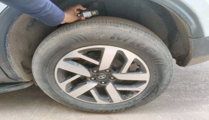 2022 Tata Harrier XZA PLUS 2.0L, Diesel, Automatic, 56,671 km, tyre