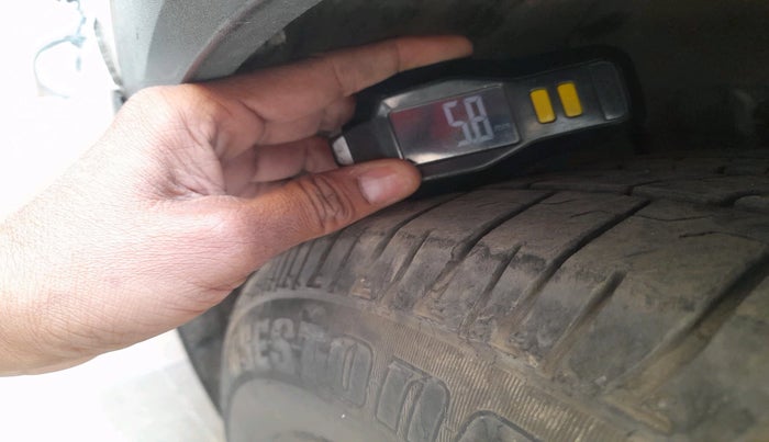 2017 Hyundai Creta SX 1.6 DIESEL, Diesel, Manual, 1,01,880 km, tyre