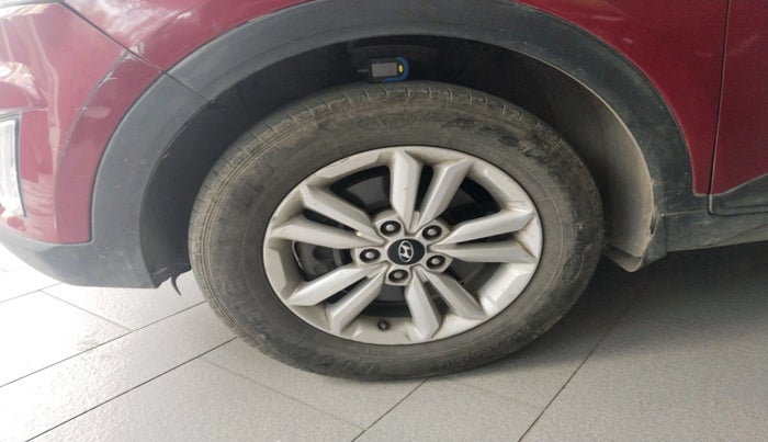 2016 Hyundai Creta SX PLUS 1.6 PETROL, Petrol, Manual, 1,22,304 km, tyre