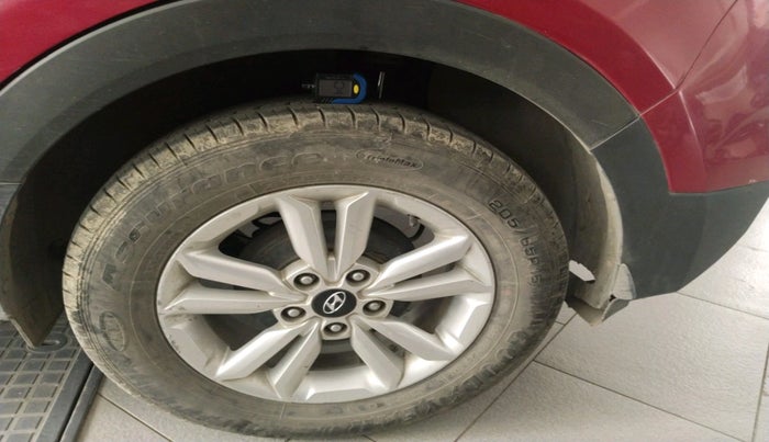 2016 Hyundai Creta SX PLUS 1.6 PETROL, Petrol, Manual, 1,22,304 km, tyre