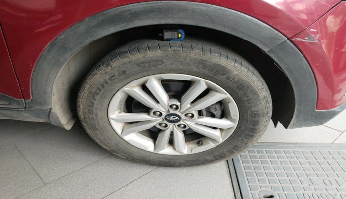 2016 Hyundai Creta SX PLUS 1.6 PETROL, Petrol, Manual, 1,22,304 km, tyre