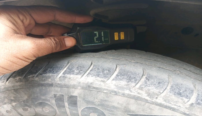 2015 Maruti Wagon R 1.0 LXI CNG, Petrol, Manual, 1,35,781 km, tyre