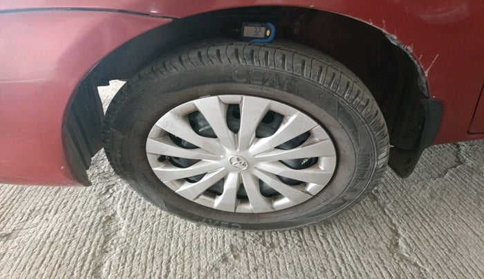 2011 Toyota Etios Liva G, Petrol, Manual, 51,423 km, tyre