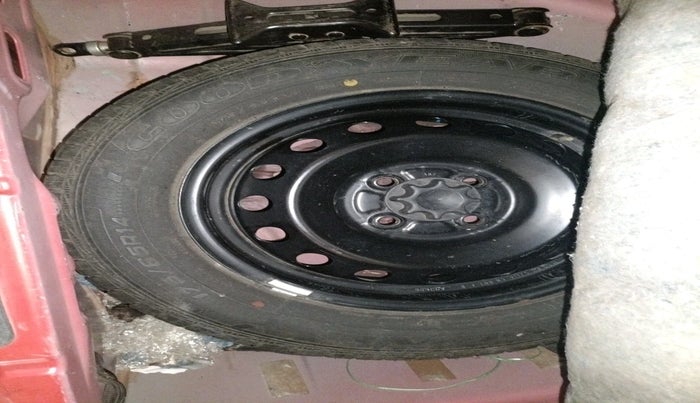 2011 Toyota Etios Liva G, Petrol, Manual, 51,423 km, tyre