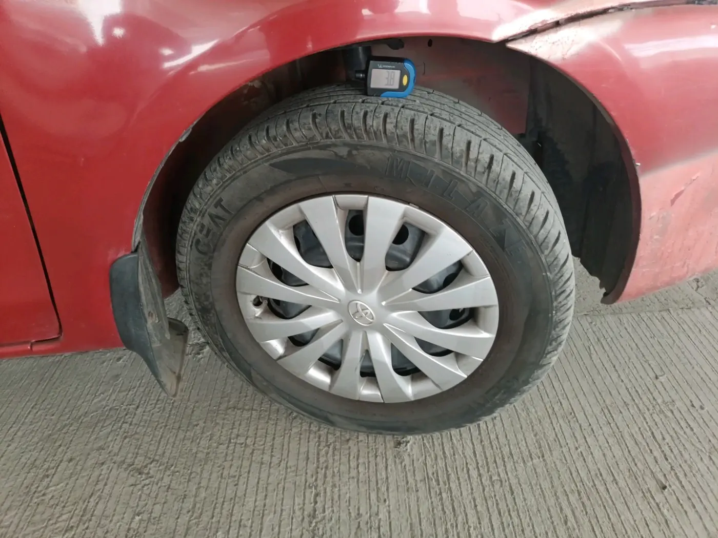 2011 Toyota Etios Liva G, Petrol, Manual, 51,423 km, tyre