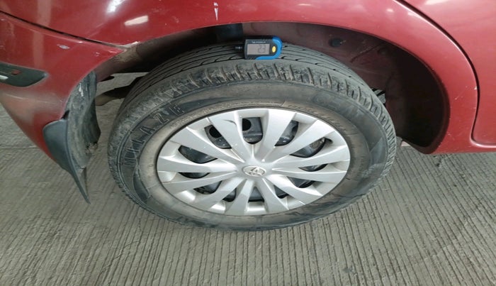 2011 Toyota Etios Liva G, Petrol, Manual, 51,423 km, tyre