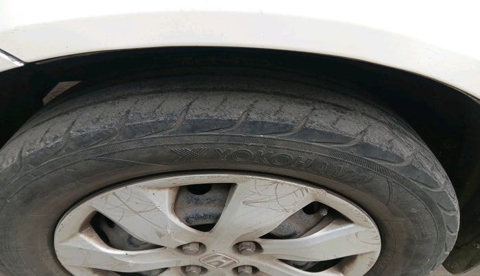 2015 Honda Mobilio 1.5L I-VTEC S, Petrol, Manual, 1,61,834 km, tyre