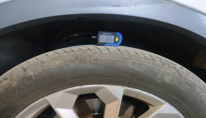 2016 Audi Q3 35 TDI Quattro, Diesel, Automatic, 1,20,577 km, tyre