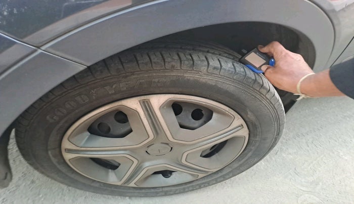 2017 Tata NEXON XM PETROL, Petrol, Manual, 12,686 km, tyre