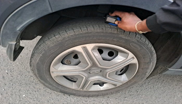 2017 Tata NEXON XM PETROL, Petrol, Manual, 12,686 km, tyre