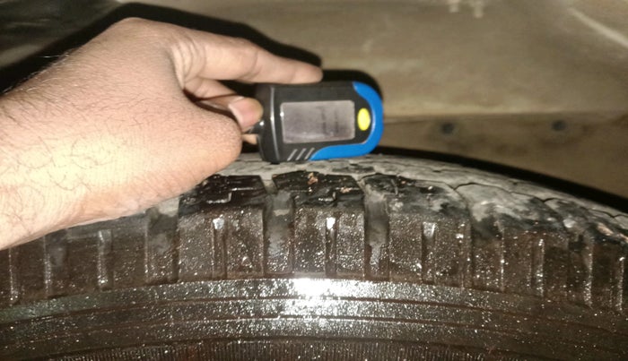 2011 Mahindra Scorpio SLE, Diesel, Manual, 2,26,028 km, tyre