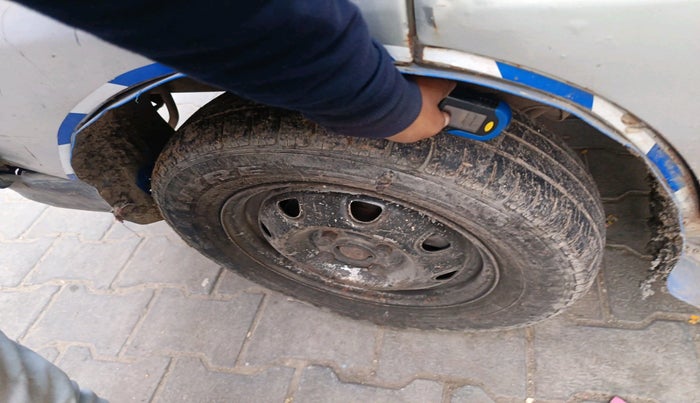 2012 Maruti Eeco 5 STR, Petrol, Manual, 2,02,686 km, tyre