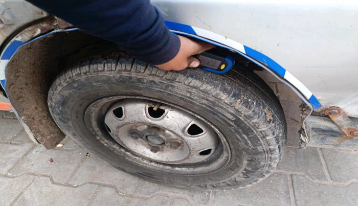 2012 Maruti Eeco 5 STR, Petrol, Manual, 2,02,686 km, tyre