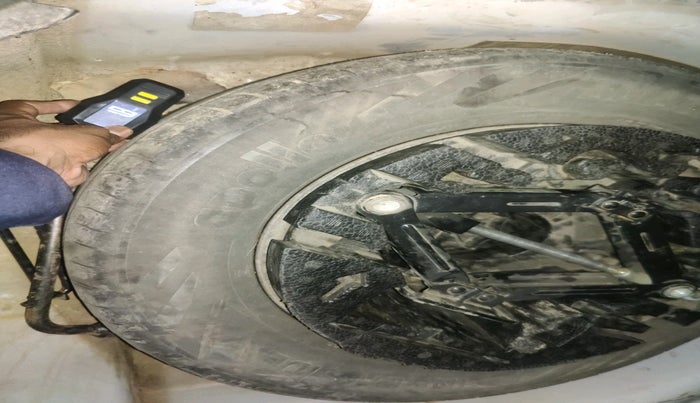 2017 Volkswagen Ameo TRENDLINE 1.5L, Diesel, Manual, 87,690 km, tyre