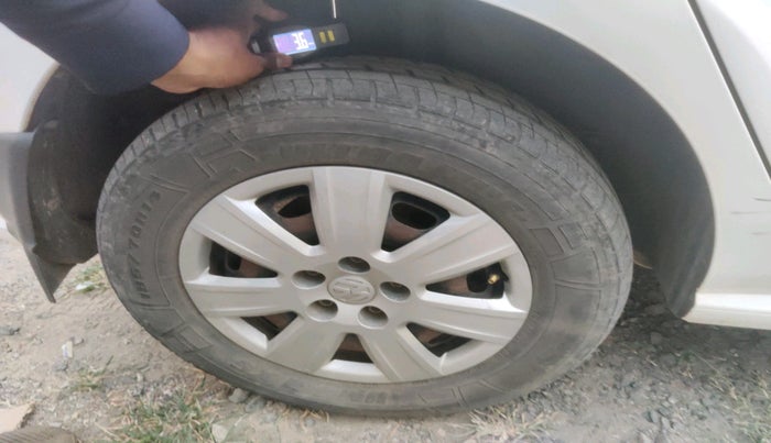 2017 Volkswagen Ameo TRENDLINE 1.5L, Diesel, Manual, 87,690 km, tyre