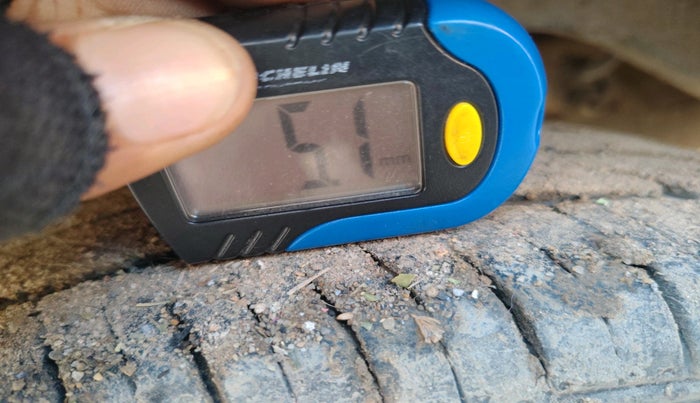 2017 Maruti Alto 800 LXI, Petrol, Manual, 46,096 km, tyre