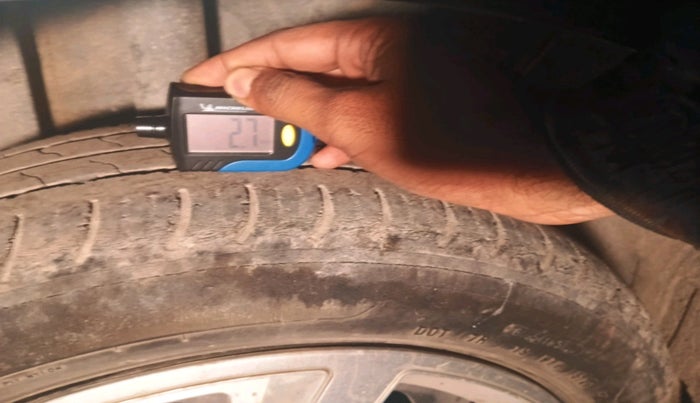 2020 Tata ALTROZ XM PLUS PETROL, Petrol, Manual, 57,967 km, tyre