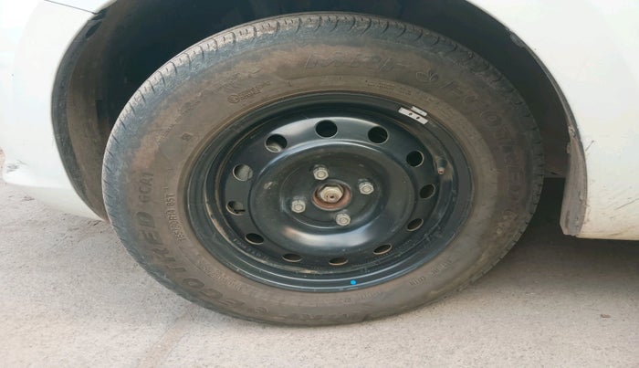 2024 Maruti Swift VXi, Petrol, Manual, 9,990 km, tyre