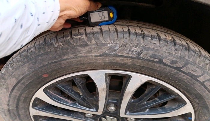 2022 Maruti Ertiga ZXi (O), Petrol, Manual, 8,173 km, tyre