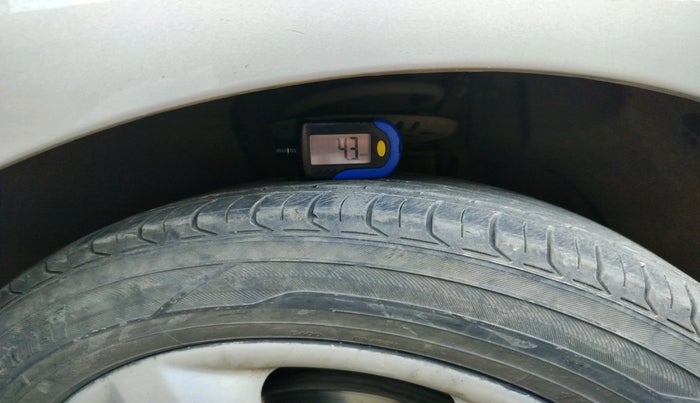 2015 Skoda Rapid 1.5 TDI CR AMBITION WITH ALLOY, Diesel, Manual, 94,872 km, tyre