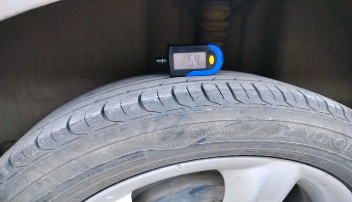 2015 Skoda Rapid 1.5 TDI CR AMBITION WITH ALLOY, Diesel, Manual, 94,872 km, tyre