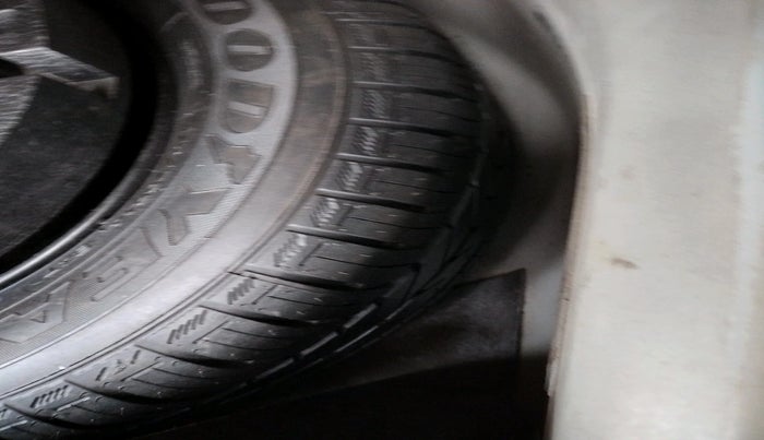 2015 Skoda Rapid 1.5 TDI CR AMBITION WITH ALLOY, Diesel, Manual, 94,872 km, tyre