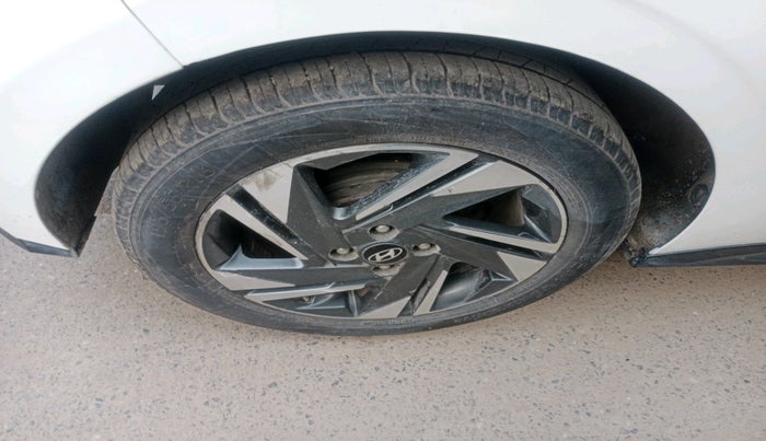 2022 Hyundai NEW I20 ASTA (O) 1.2 AT, Petrol, Automatic, 48,561 km, tyre