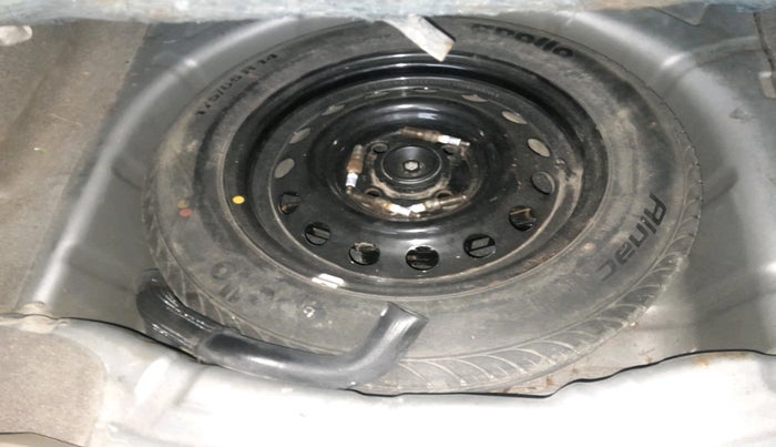 2018 Ford Figo Aspire TITANIUM 1.2 PETROL, Petrol, Manual, 78,585 km, tyre