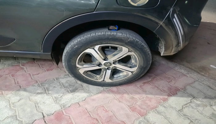 2021 Tata NEXON XM SUNROOF PETROL, Petrol, Manual, 28,994 km, tyre