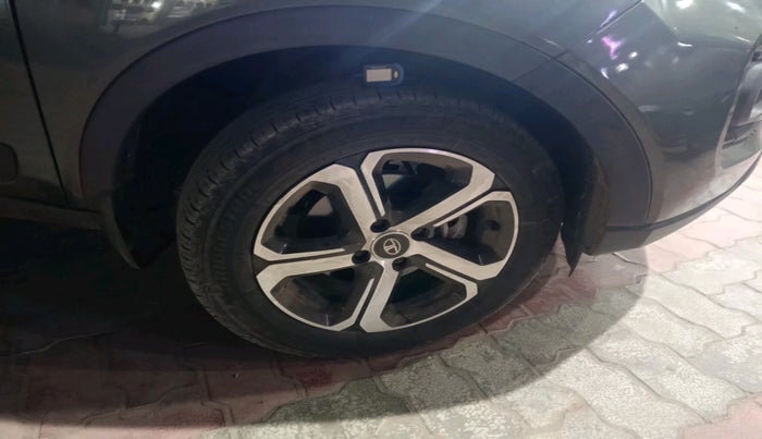 2021 Tata NEXON XM SUNROOF PETROL, Petrol, Manual, 28,994 km, tyre
