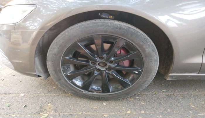 2013 Audi A6 2.0 TDI PREMIUM, Diesel, Automatic, 1,09,524 km, tyre