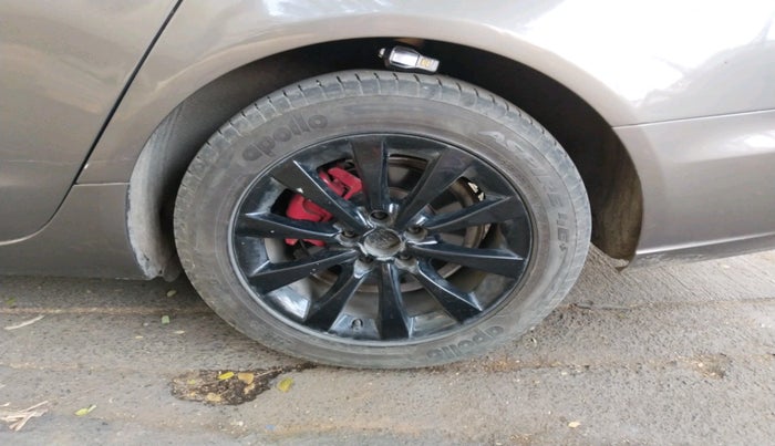 2013 Audi A6 2.0 TDI PREMIUM, Diesel, Automatic, 1,09,524 km, tyre