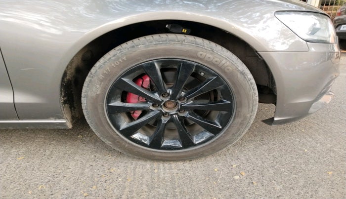 2013 Audi A6 2.0 TDI PREMIUM, Diesel, Automatic, 1,09,524 km, tyre