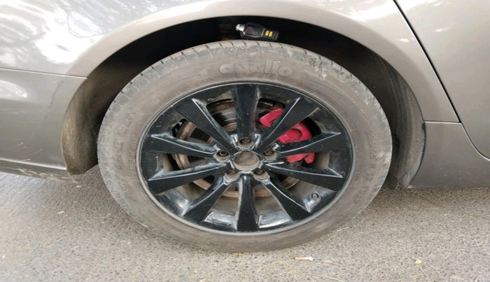 2013 Audi A6 2.0 TDI PREMIUM, Diesel, Automatic, 1,09,524 km, tyre