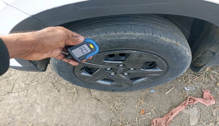 2023 Hyundai VENUE S 1.2, Petrol, Manual, 64,247 km, tyre